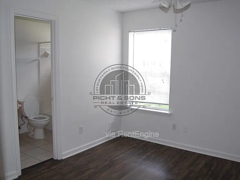 2400 Barcelona Ct — Photo 7