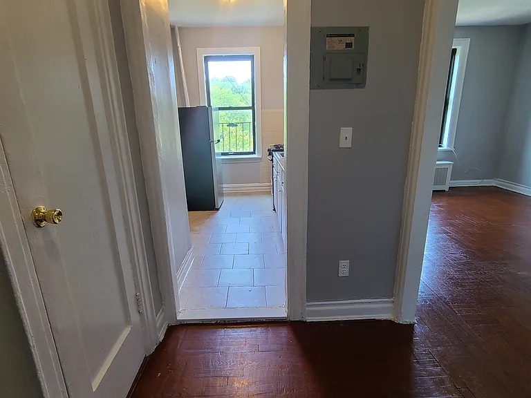 12 Elton St #6 — Photo 4