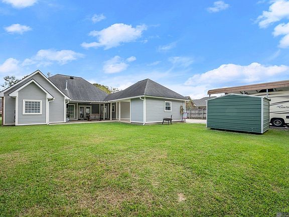 5th image of 17425 Lauren Dr