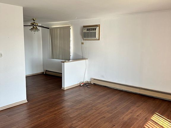 4th image of 9S270 Nantucket Dr APT D