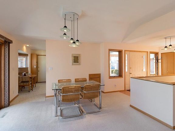 5th image of 2837 Greensboro Cir
