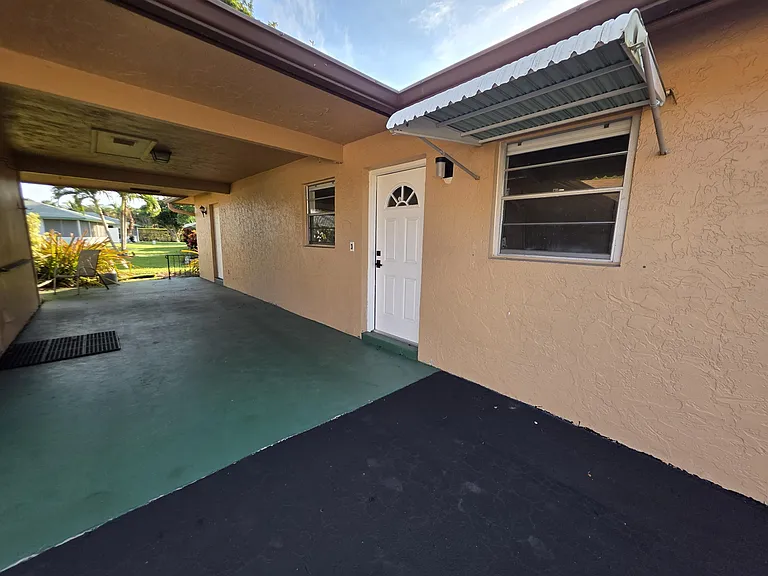 718 Whippoorwill Ln — Photo 9