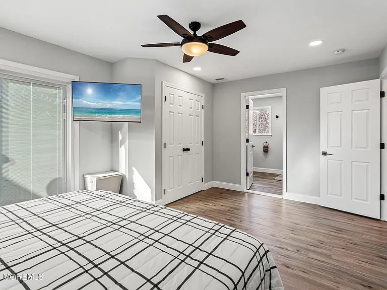 1850 Shore Blvd — Photo 18
