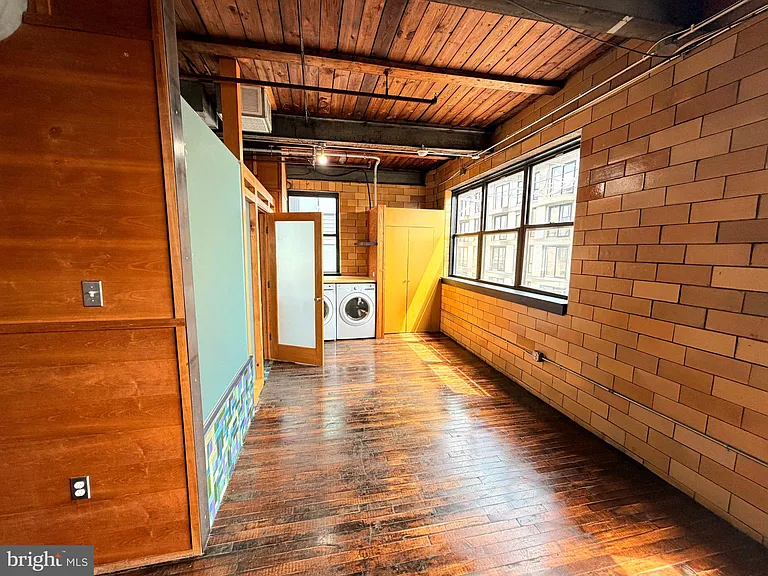 111 W Norris St — Photo 1