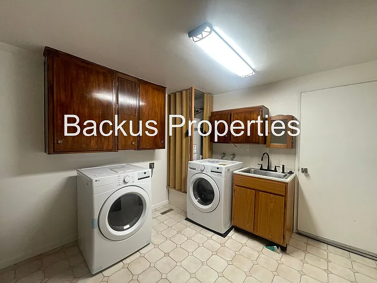 681 Alice St — Photo 15