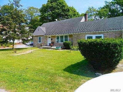 911 E Main St, Riverhead, NY, 11901