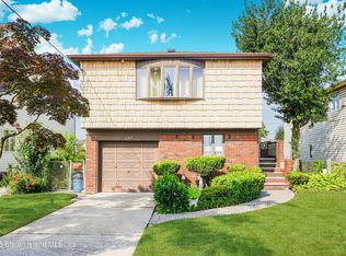 504 Huguenot Ave, Staten Island, NY 10312