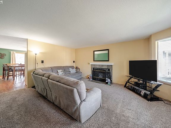 5th image of 210 NE 176th Ave