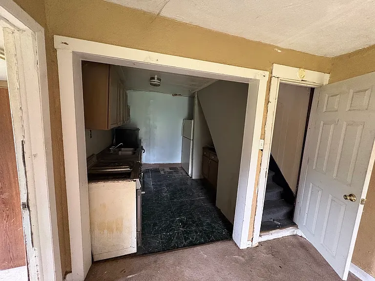 221 E Cherry St — Photo 12
