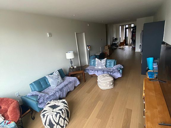 5th image of 2323 2nd Ave S #2B