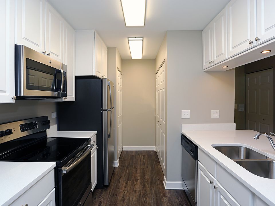 Bordeaux Deluxe Kitchen
