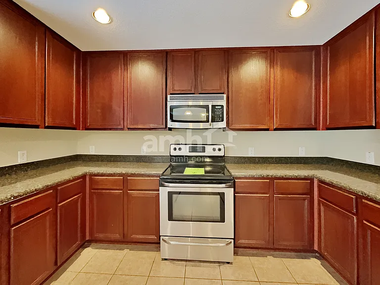 455 Dolly Dr — Photo 5