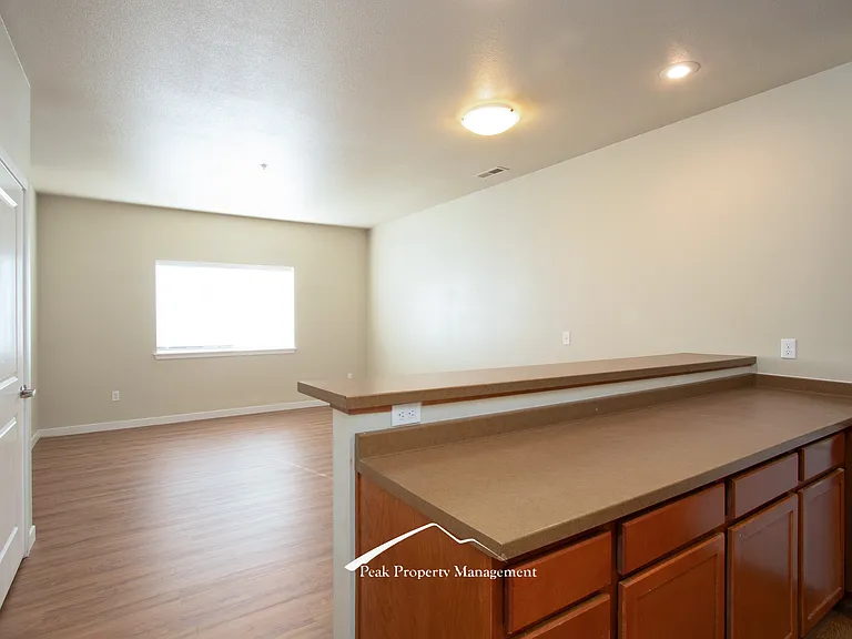 423 1st Ave N #108 — Photo 20