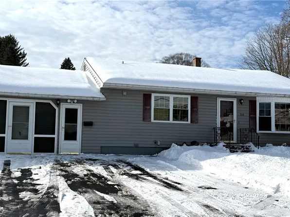 30 Maple St, New York Mills, NY 13417