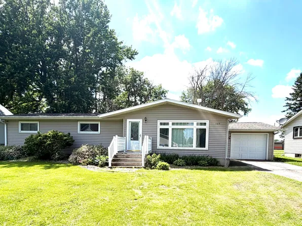 409 3rd St NE, Grand Meadow, MN 55936