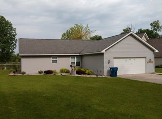 228 Lakeview Ct, Beaverton, MI 48612