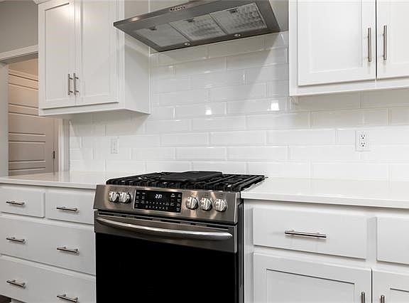 5th image of 10406 N Dallas Ave