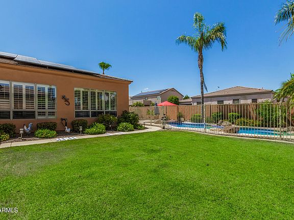 4th image of 2106 E Buena Vista Dr