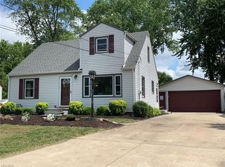 2955 Gale Rd, Willoughby, OH 44094