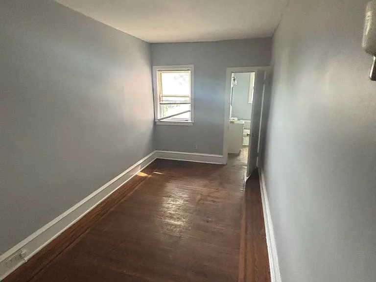 5631 N Fairhill St — Photo 9
