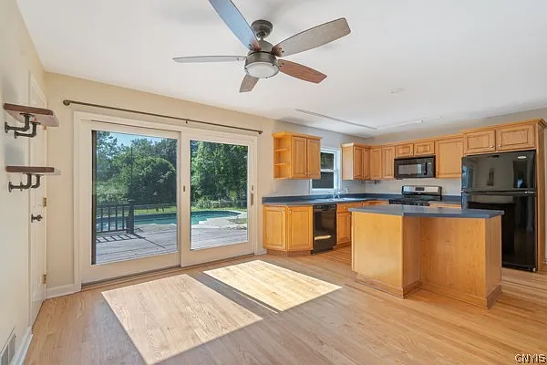 25 Franklin Ave — Photo 12