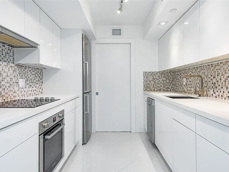 6917 Collins Ave #720 — Photo 18