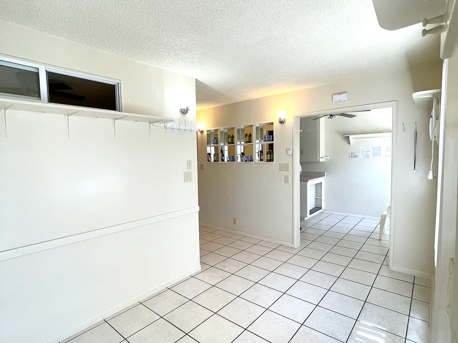 1843 E Palmyra Ave — Photo 2