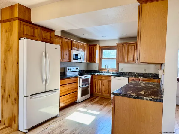 2404 E 15th St, Cheyenne, WY 82001