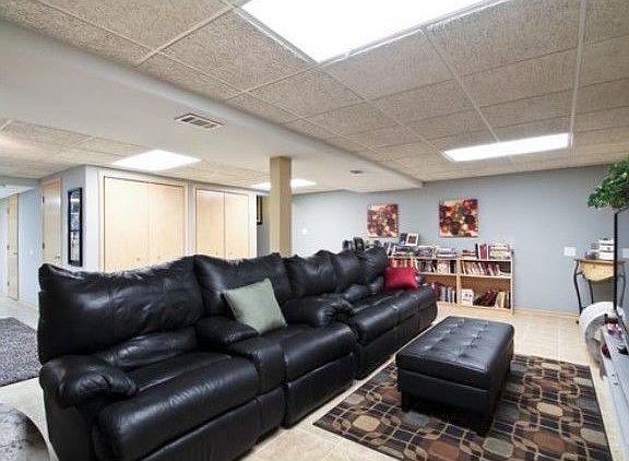 4th image of 9910 Cambridge Dr
