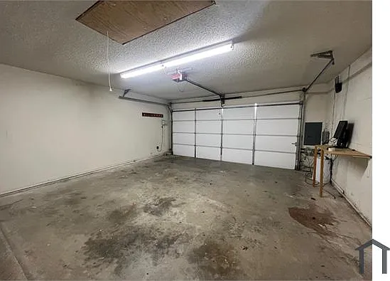 1008 Charter Oak St — Photo 10