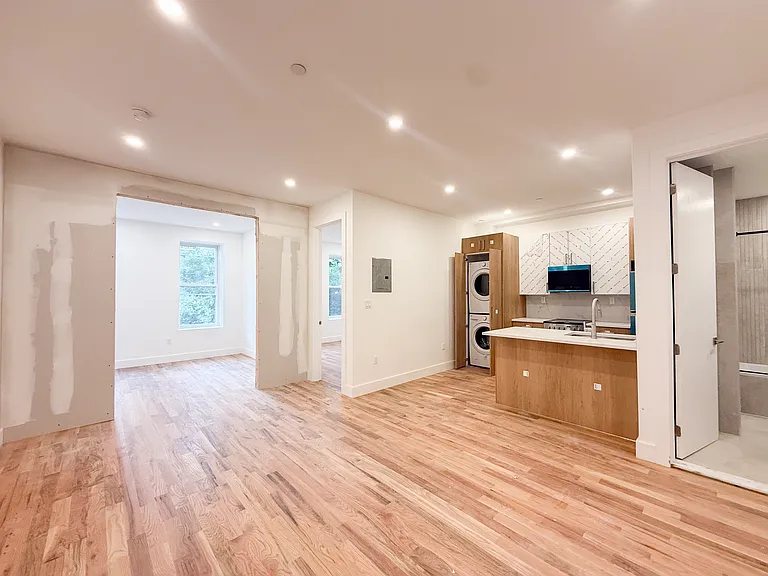 1387 Madison St #3R — Photo 1