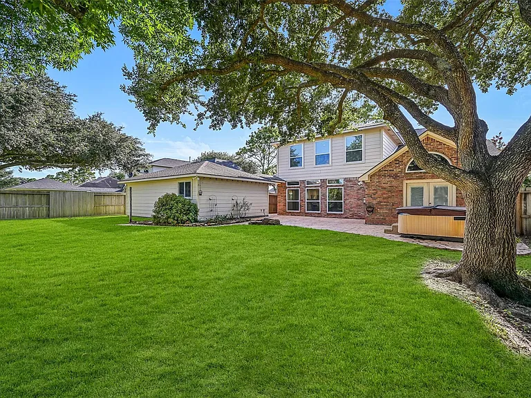 513 Meadow Bend Dr — Photo 32