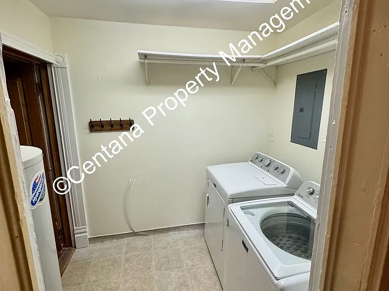 611 N Main St — Photo 8