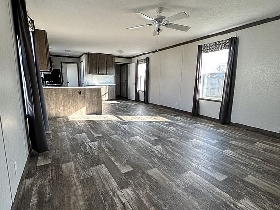 3rd image of 7 W Vevay Dr