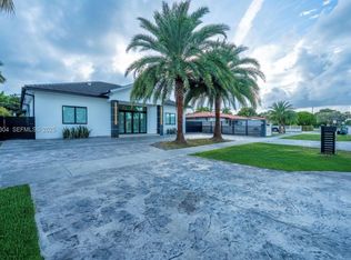 10850 SW 32nd St, Miami, FL 33165