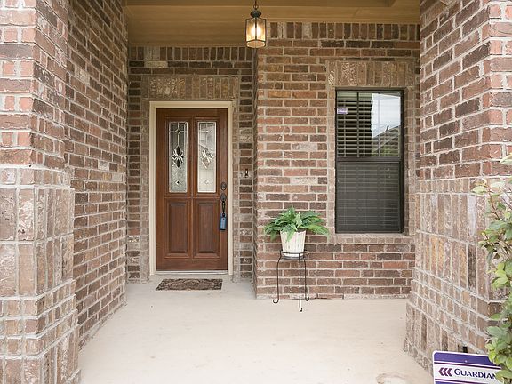 Front Porch w/Leaded Glass 