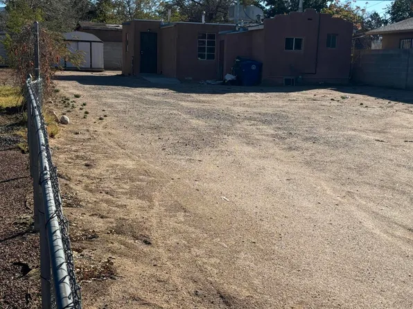 420 Alcazar St NE, Albuquerque, NM 87108