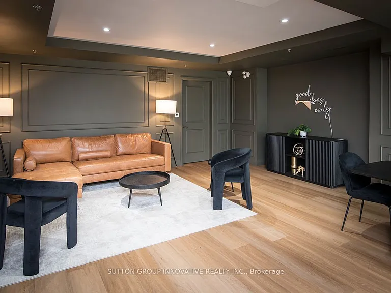 153 Wilson St W #105 — Photo 46