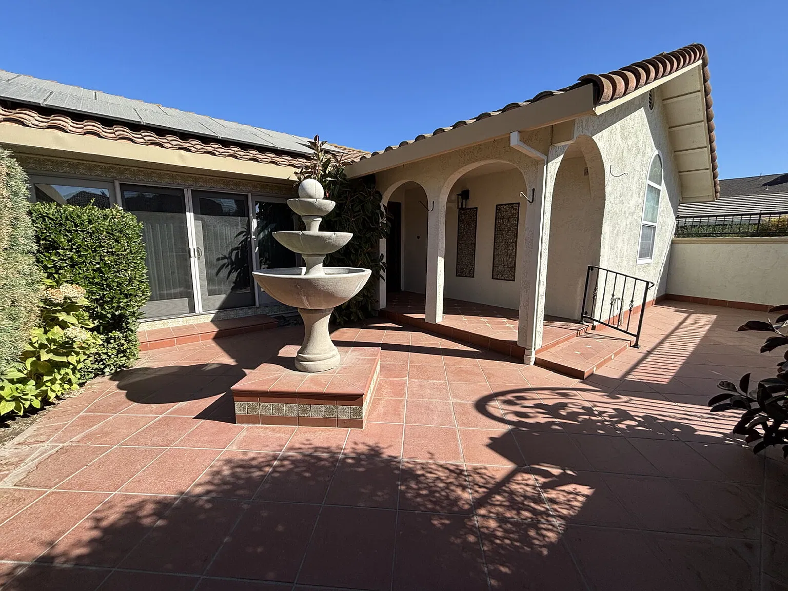 3 bed, 2.5 bath, 2080 sqft, $3,800 — Photo 3