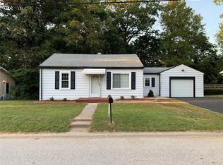 9771 Ridge Heights Rd, Fairview Heights, IL 62208