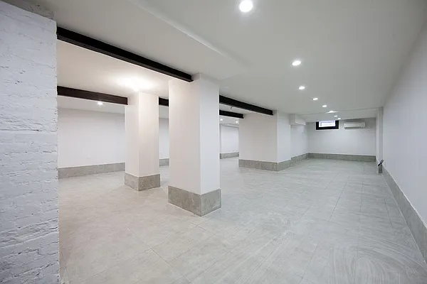 Rented by Brooklyn Group | media 72