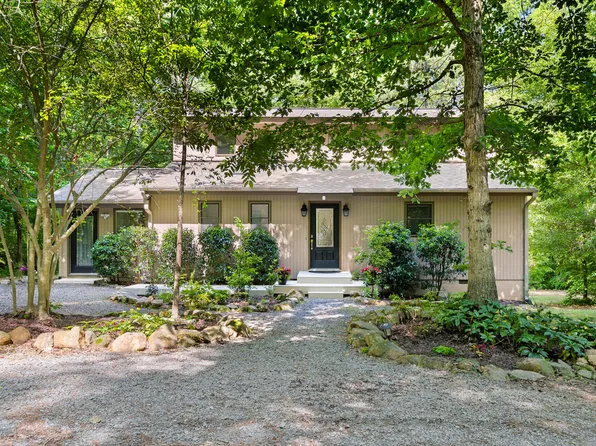 9507 Sertoma Rd, Chapel Hill, NC 27516