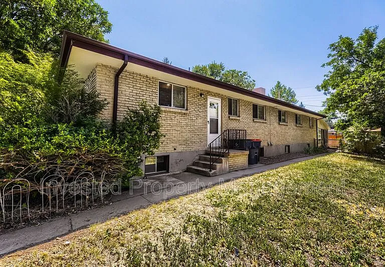 1142 W Ida Ave #A — Photo 17