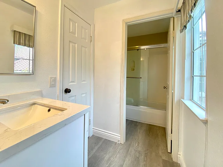 1758 Vista Del Norte — Photo 10