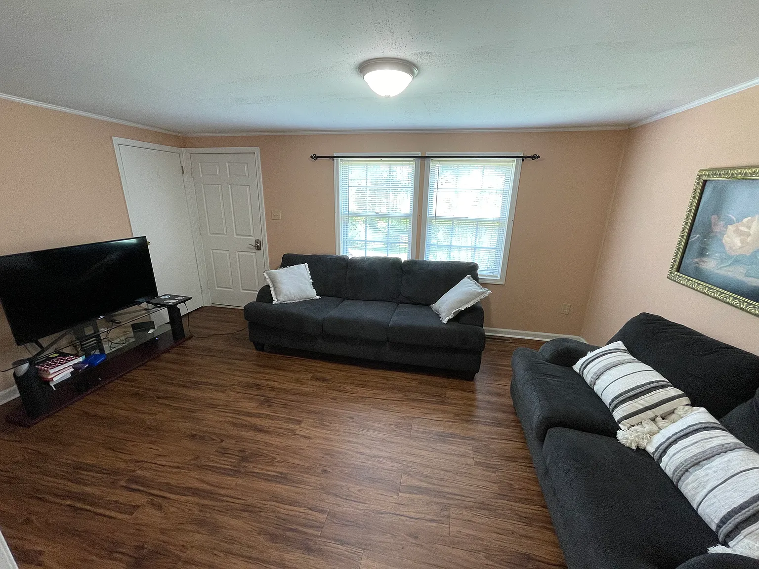 3 bed, 1008 sqft, $450 — Photo 3