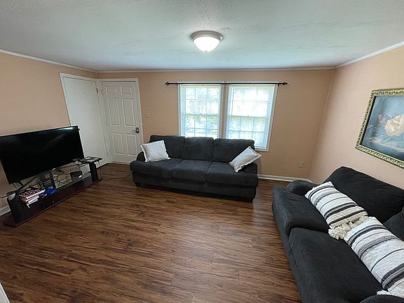 3rd image of 1414 Wisecarver Rd