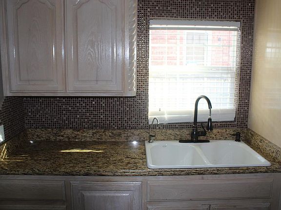 2nd image of 2618 Franklin Ave