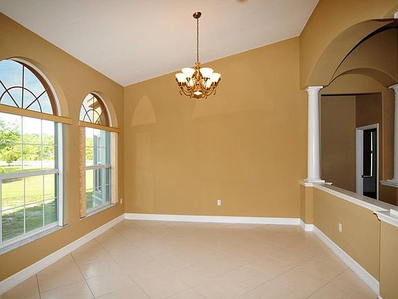 3rd image of 3421 Tallwood Dr
