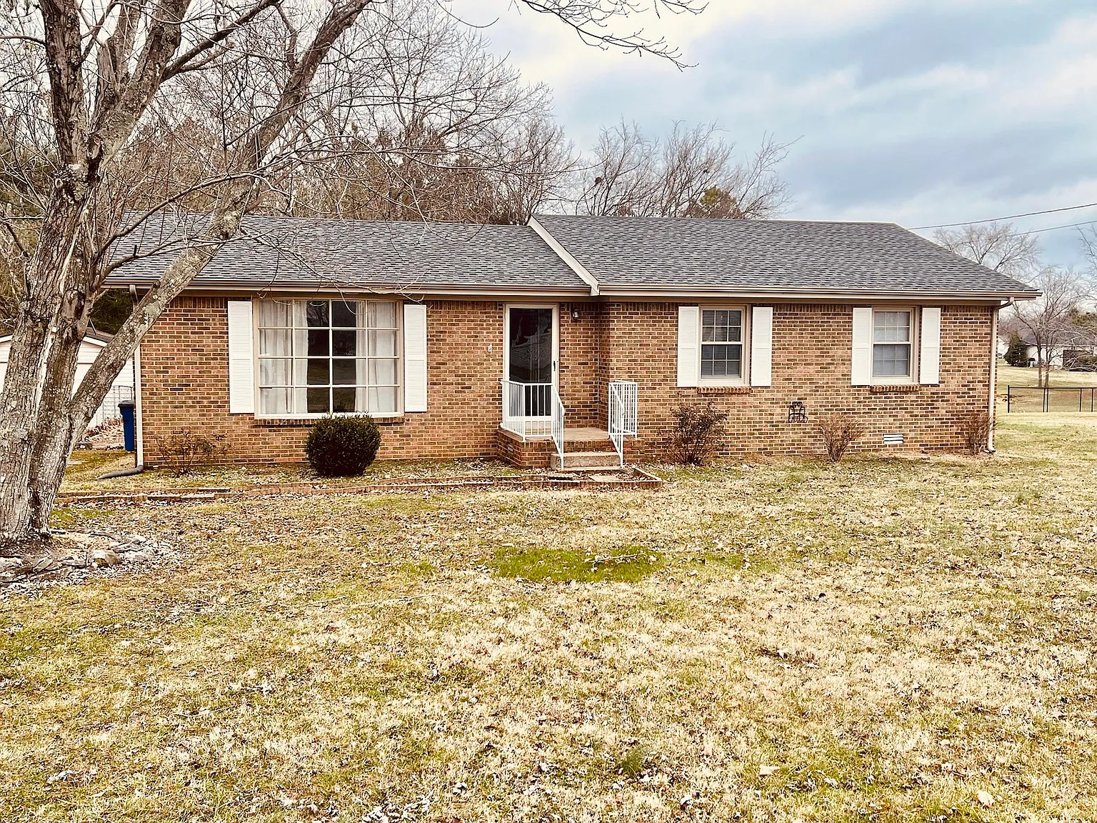 809 Brookhaven Cir — Photo 1