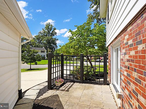 5th image of 2231 William And Mary Dr